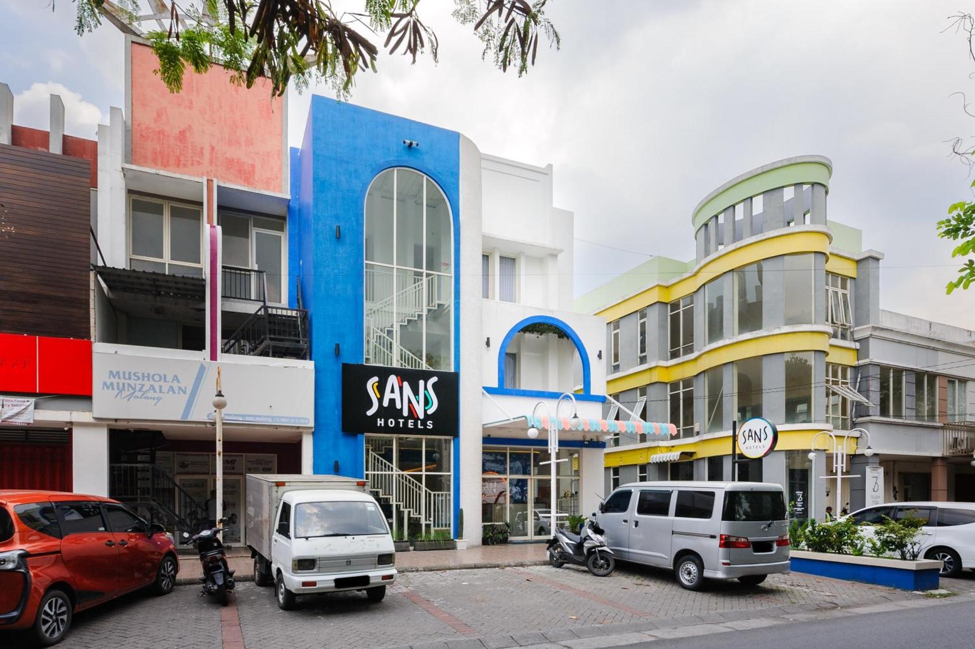 Sans Hotel La Vida Malang Ngadipuro Exterior foto